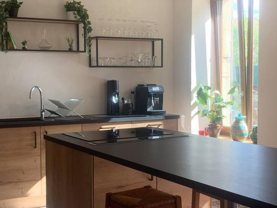 Maison Celeste นุย-แซ็ง-ฌอร์ฌ ภายนอก รูปภาพ
